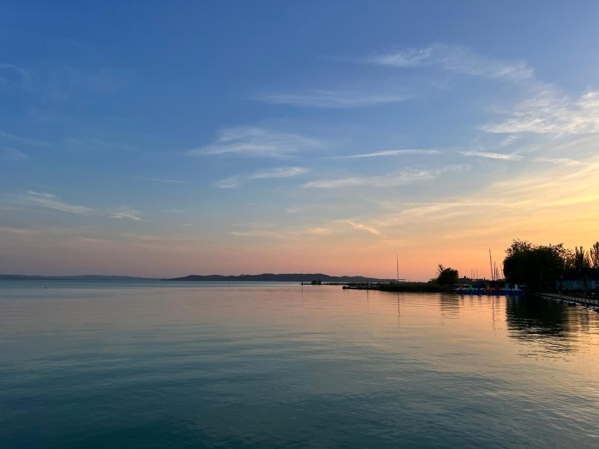 Neon Apartman Csopak Balaton Exterior photo